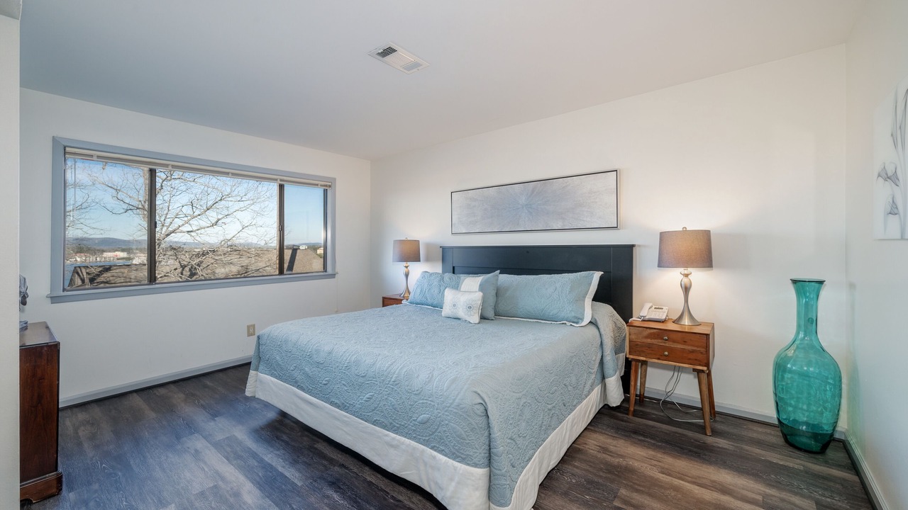 Photo of Bedroom in Lake Hamilton