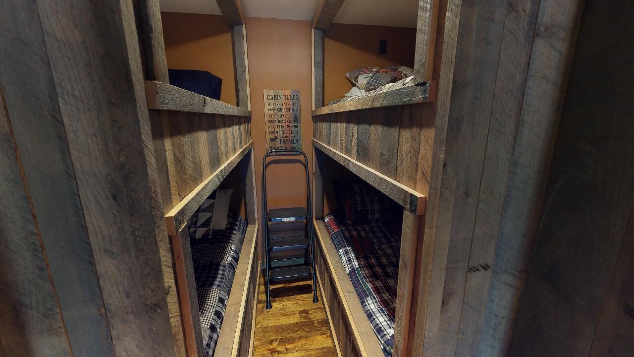 Photo of Bedroom in Glenwood