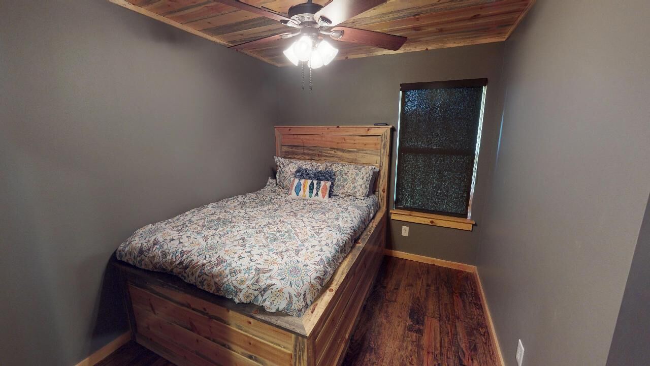 Photo of Bedroom in Glenwood