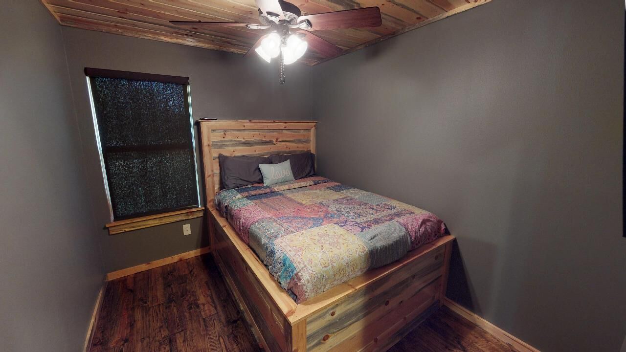 Photo of Bedroom in Glenwood