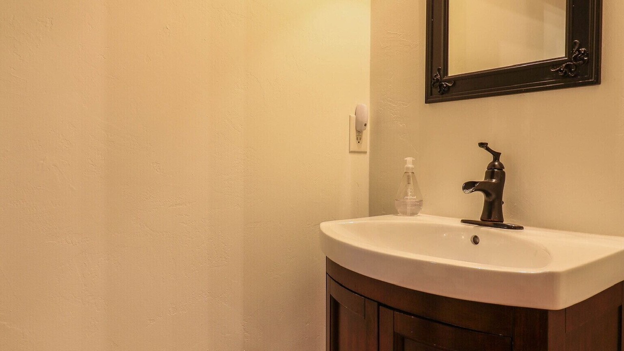 Photo of Bathroom in King