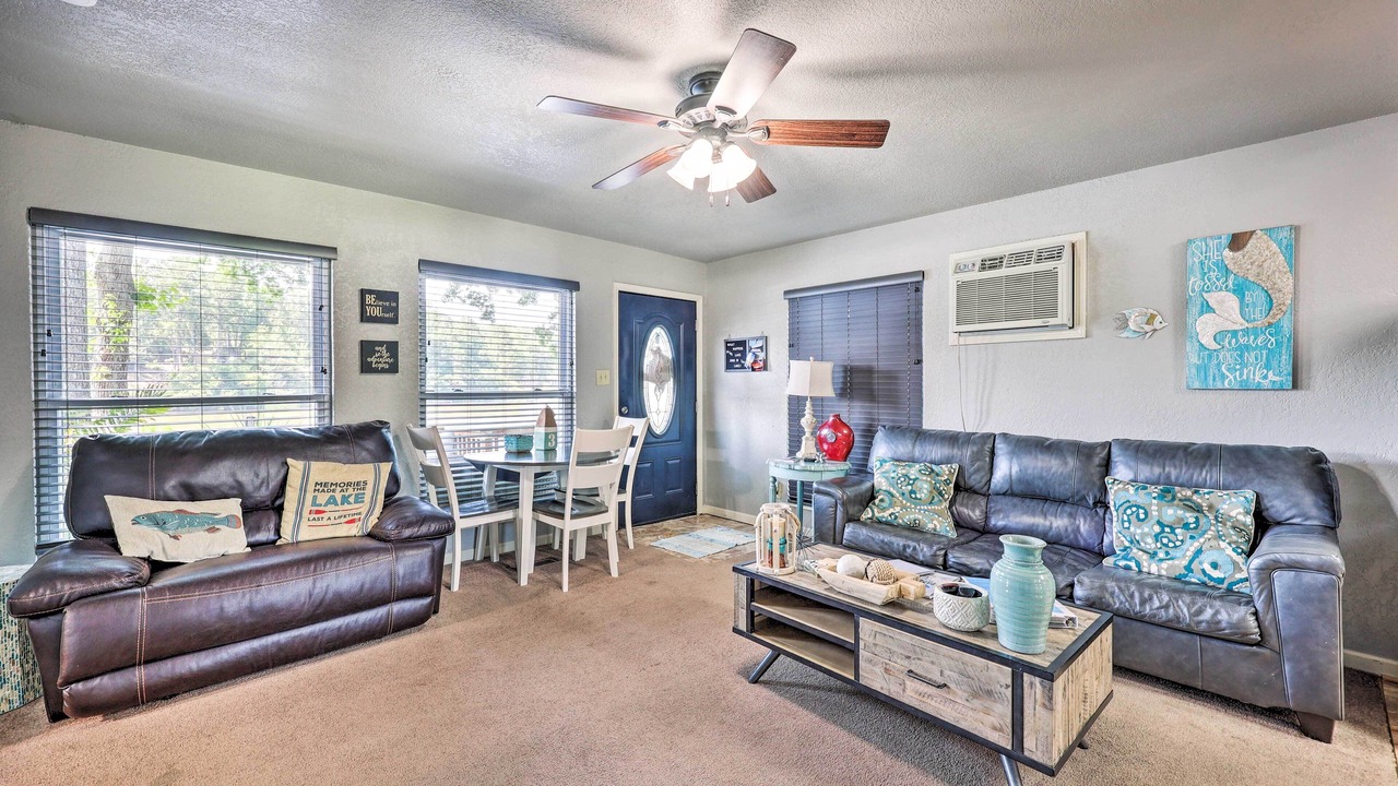Photo of Livingroom in Mid America