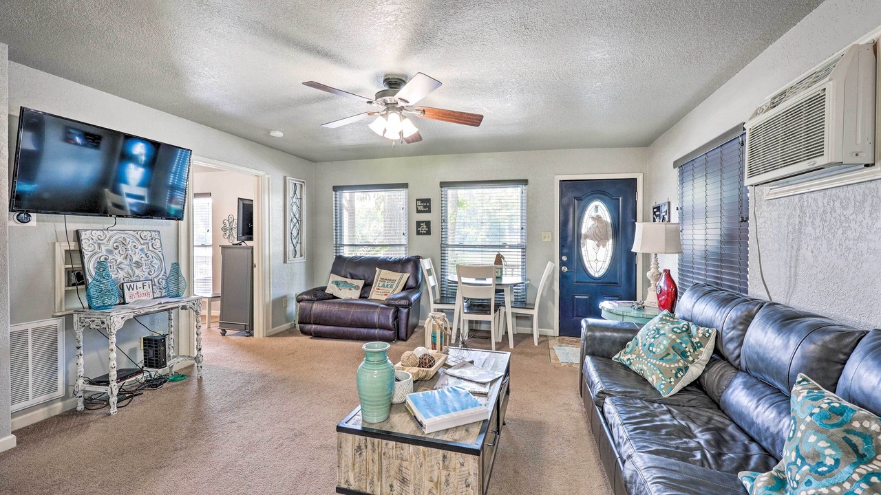 Photo of Livingroom in Mid America