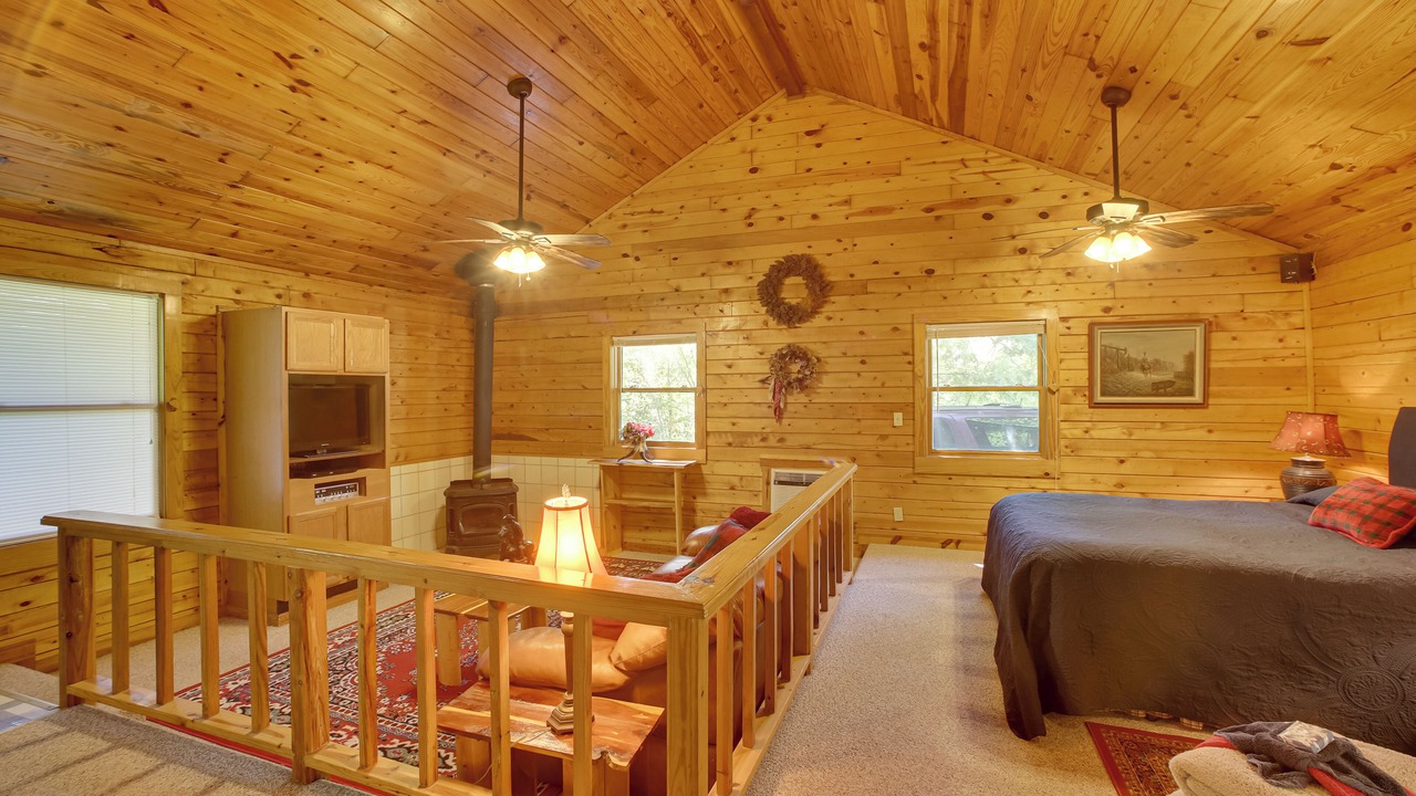Photo of Bedroom in Eureka Springs