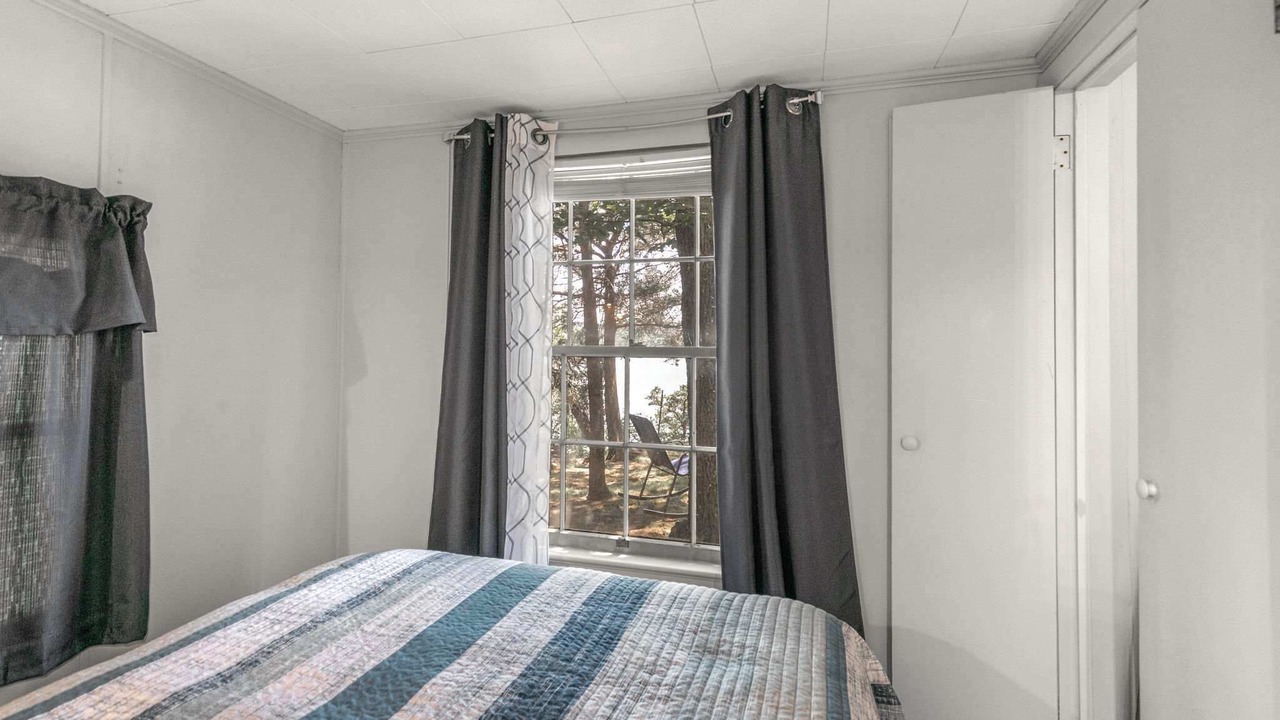 Photo of Bedroom in Jenkins