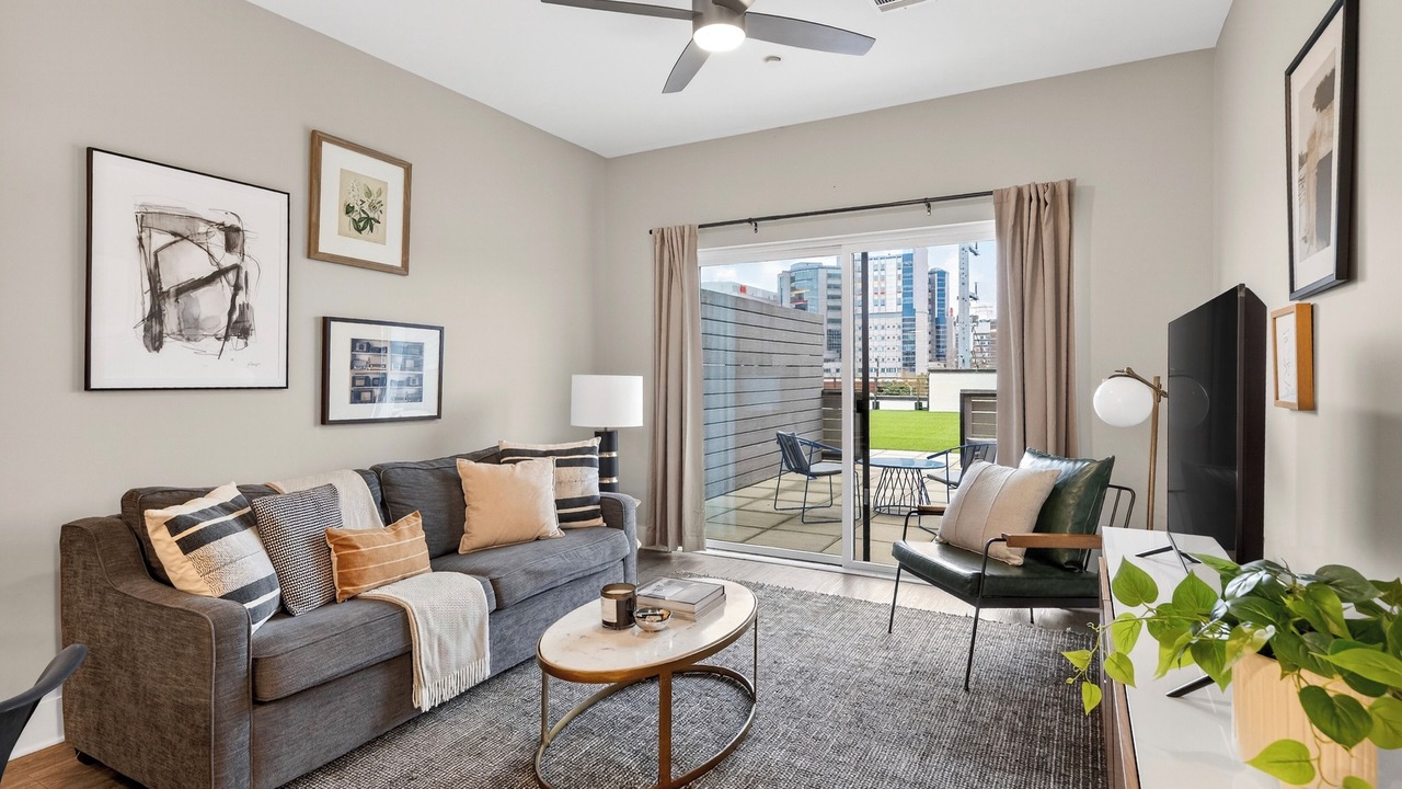 Photo of Livingroom in Hillsboro Village