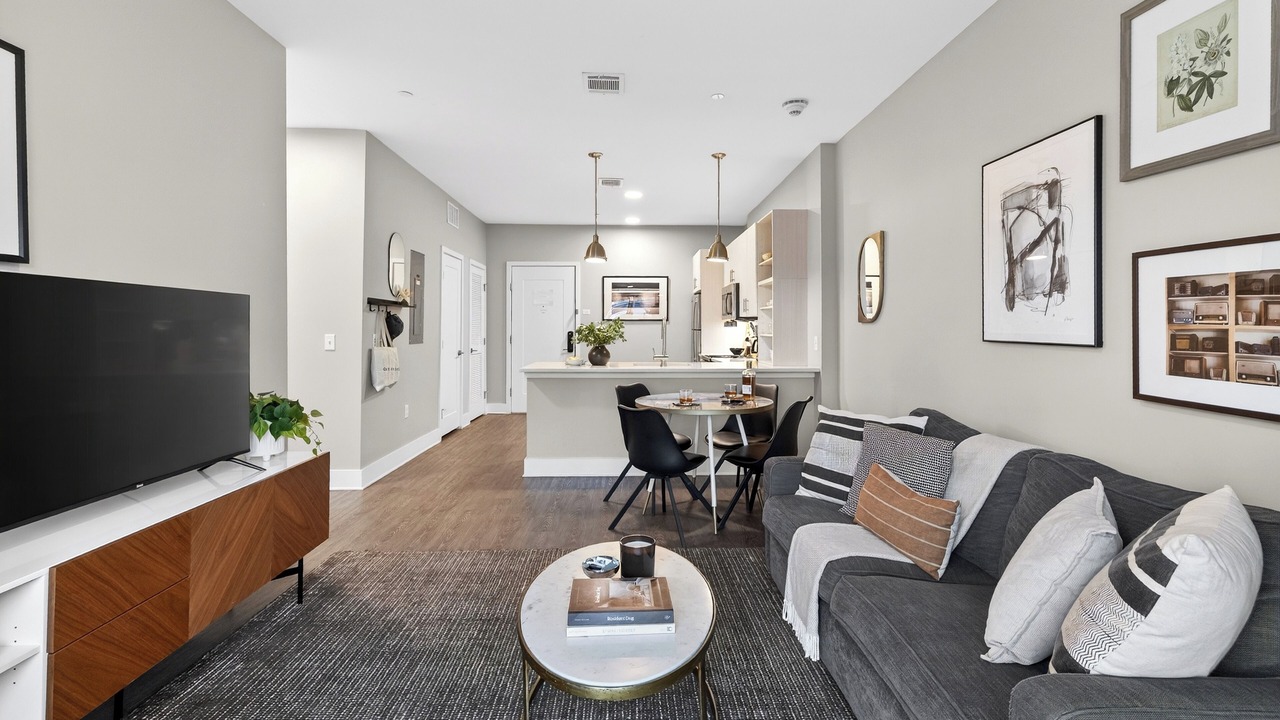 Photo of Livingroom in Hillsboro Village