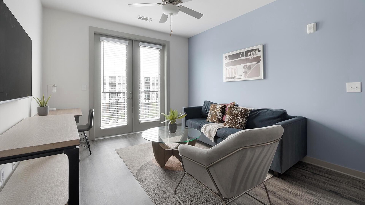 Photo of Livingroom in Hurwood Heights