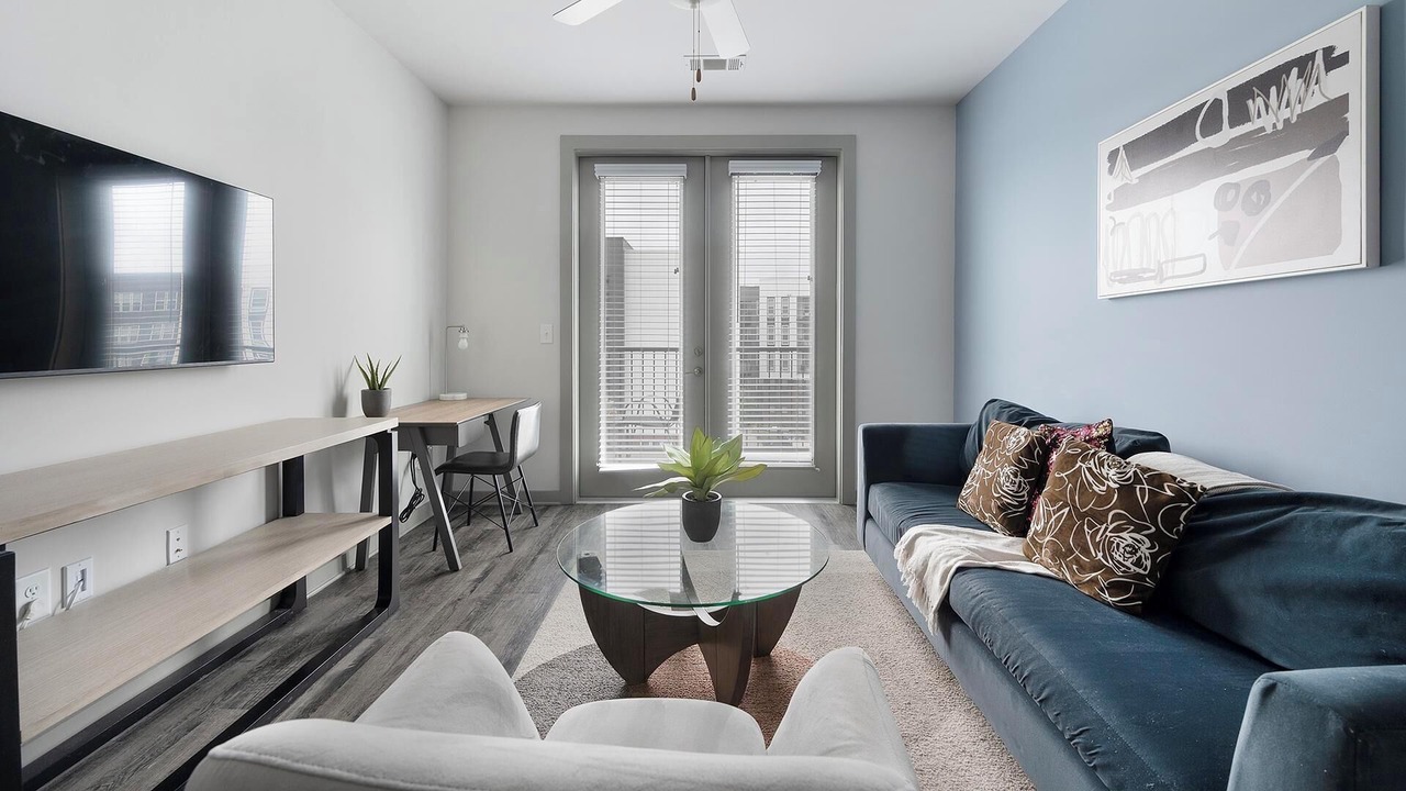 Photo of Livingroom in Hurwood Heights