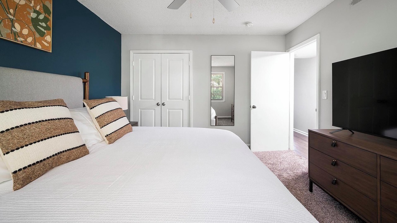 Photo of Bedroom in Hendersonville