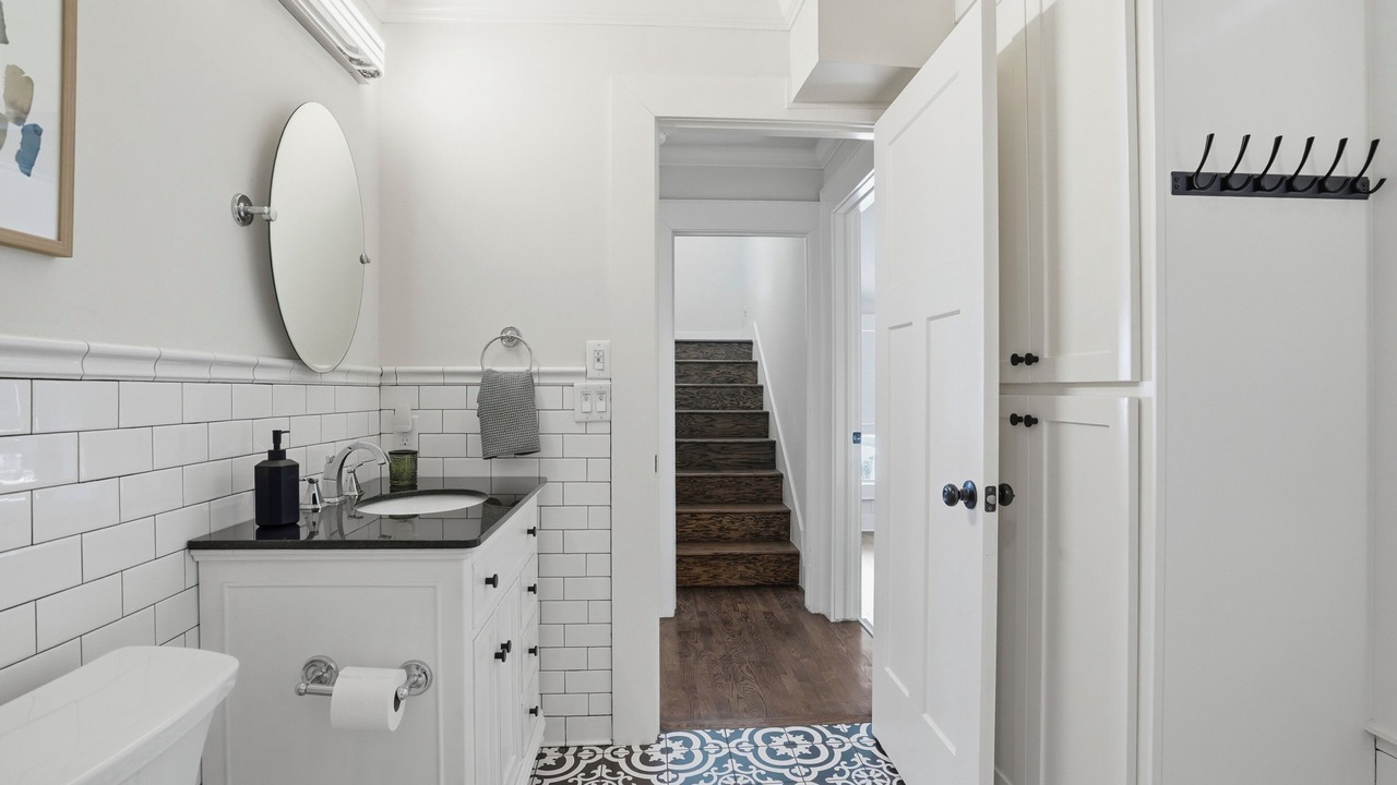 Photo of Bathroom in Cherry Street