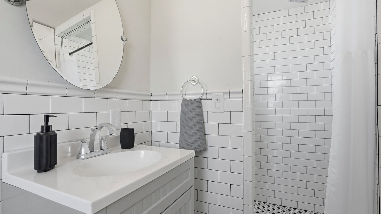 Photo of Bathroom in Cherry Street