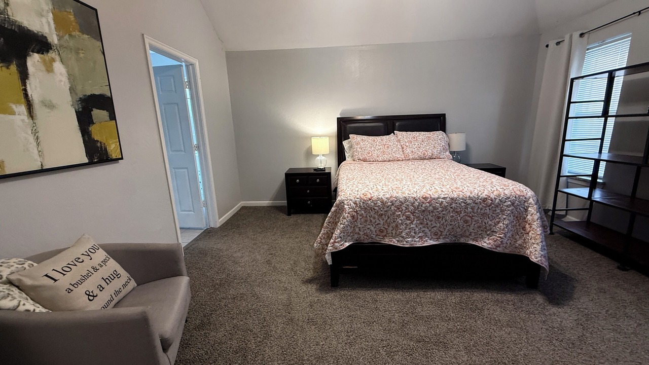 Photo of Bedroom in Mustang