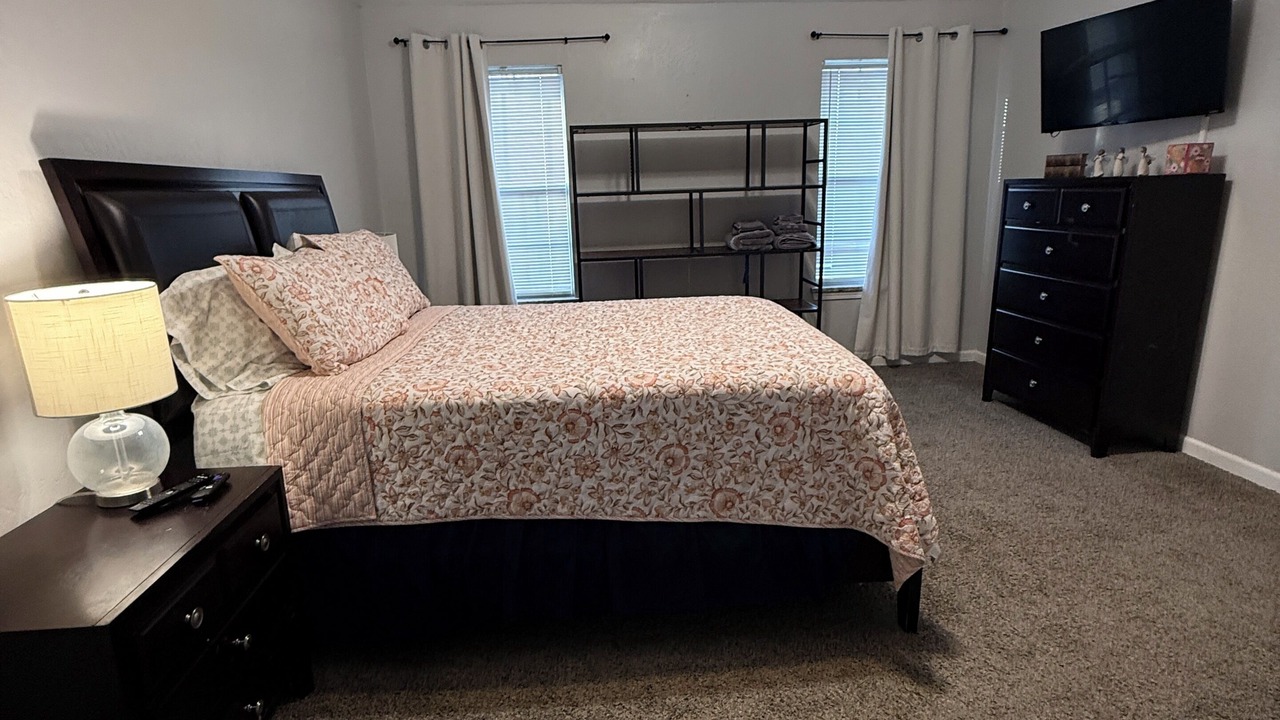 Photo of Bedroom in Mustang