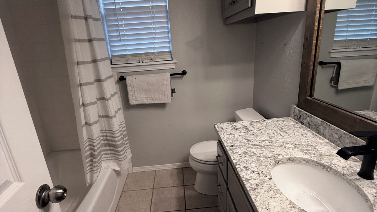 Photo of Bathroom in Mustang