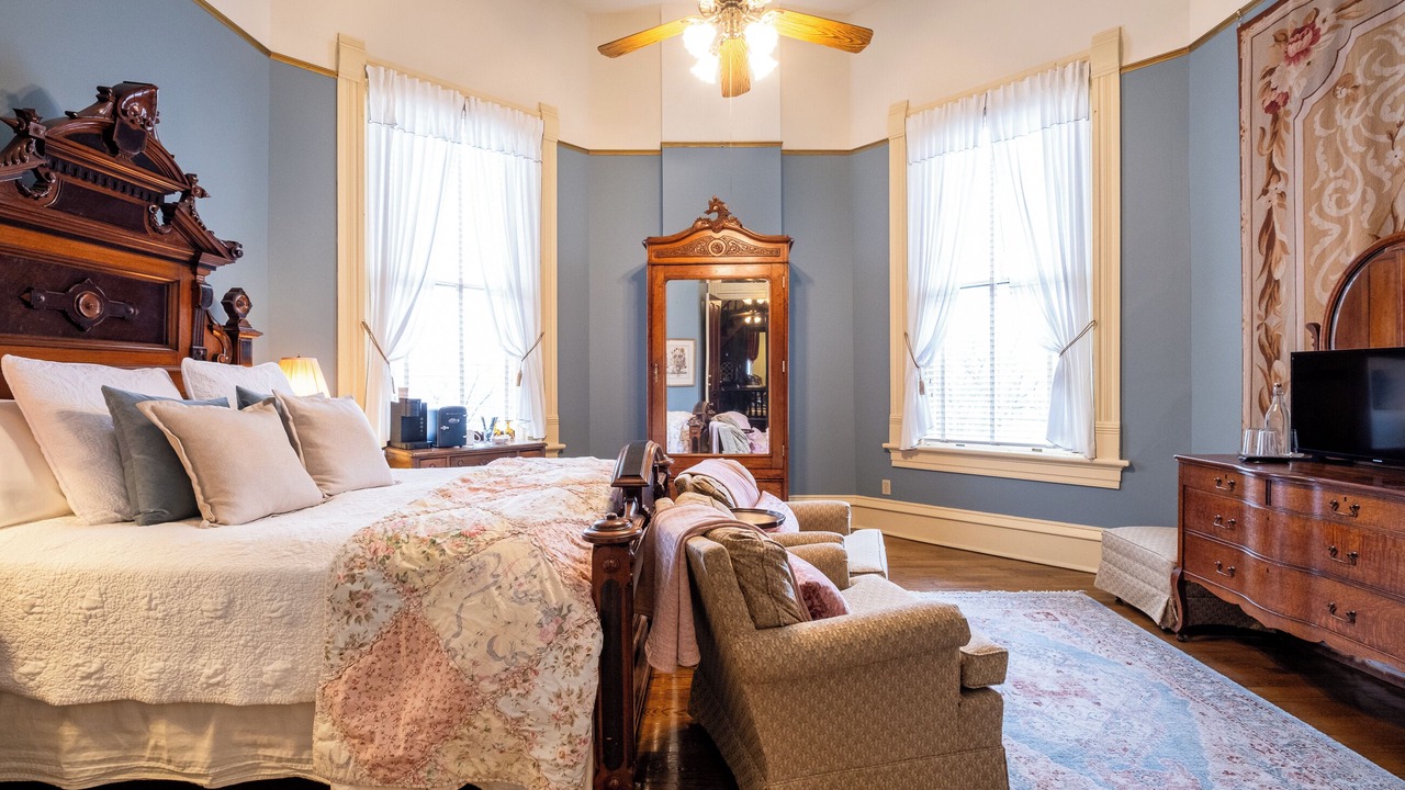 Photo of Bedroom in East of Broadway