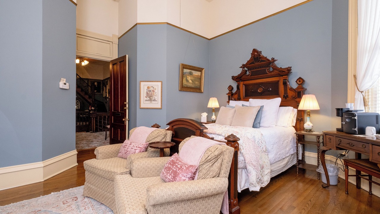 Photo of Bedroom in East of Broadway