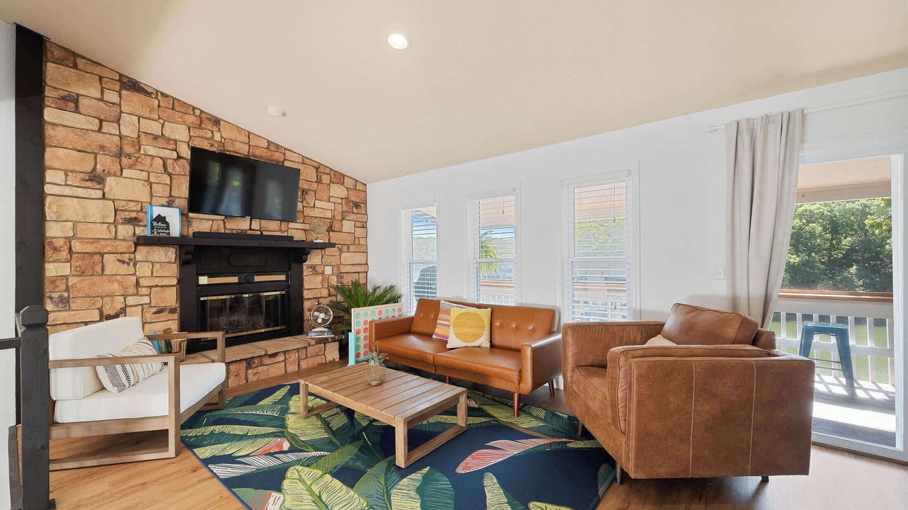 Photo of Livingroom in Linn Creek