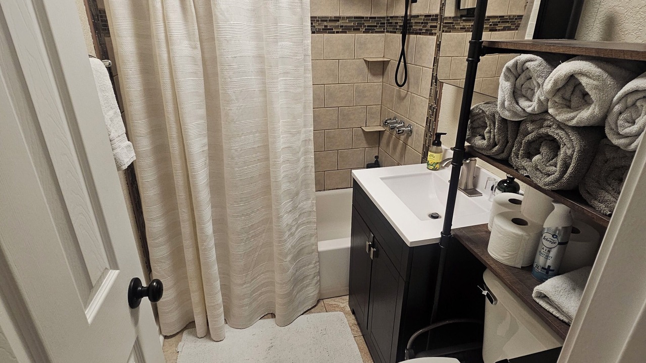 Photo of Bathroom in Gashland