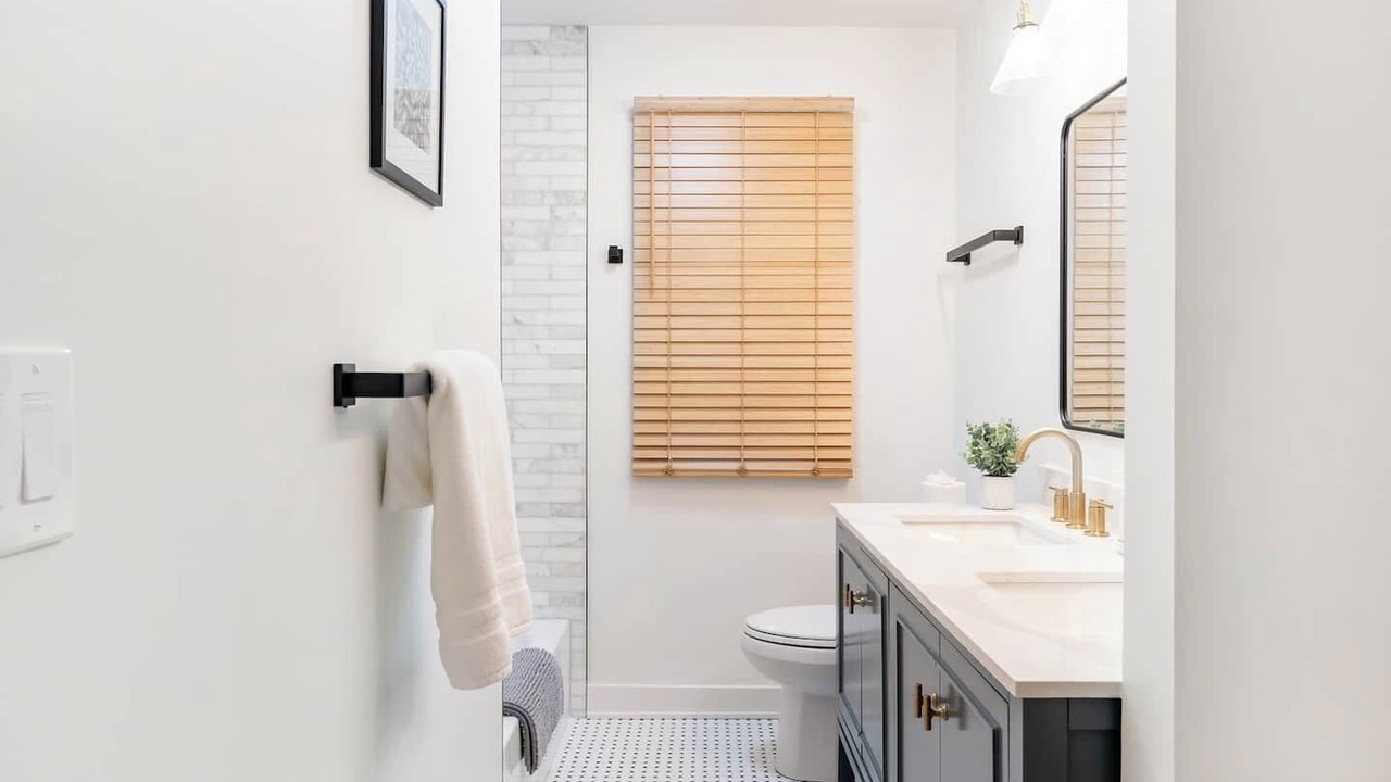 Photo of Bathroom in Fairway