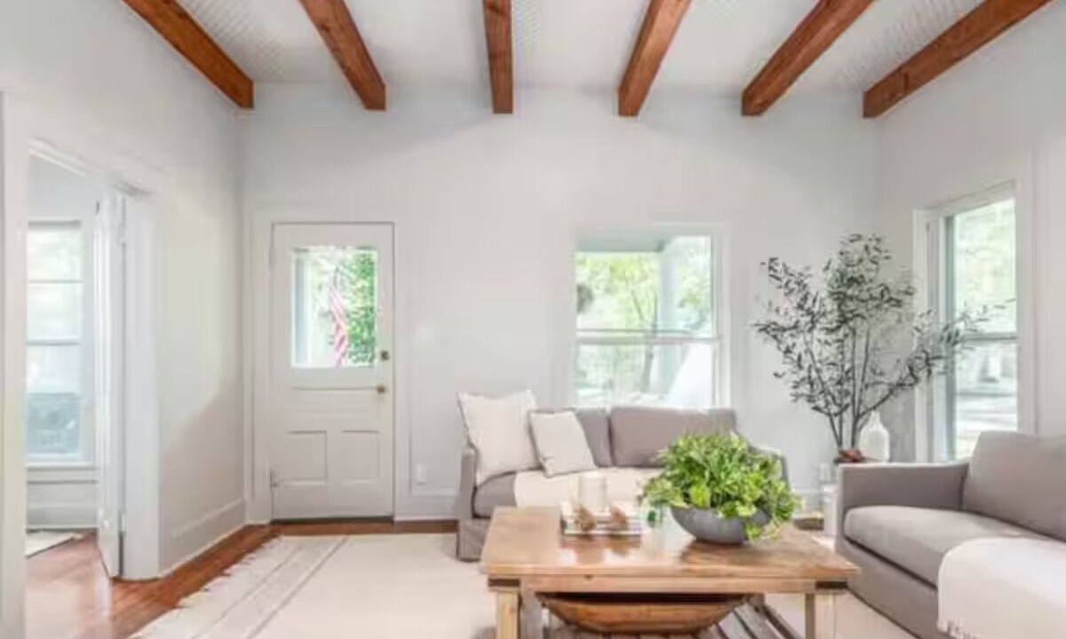 Photo of Livingroom in Oread