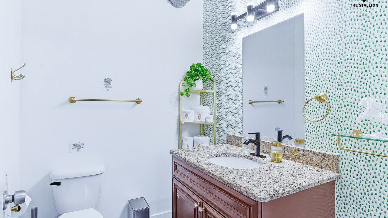 Photo of Bathroom in Downtown Memphis