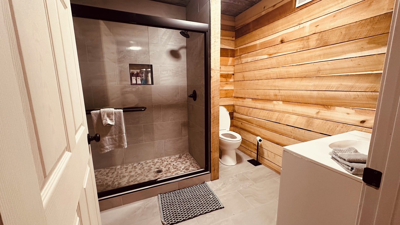 Photo of Bathroom in Counce