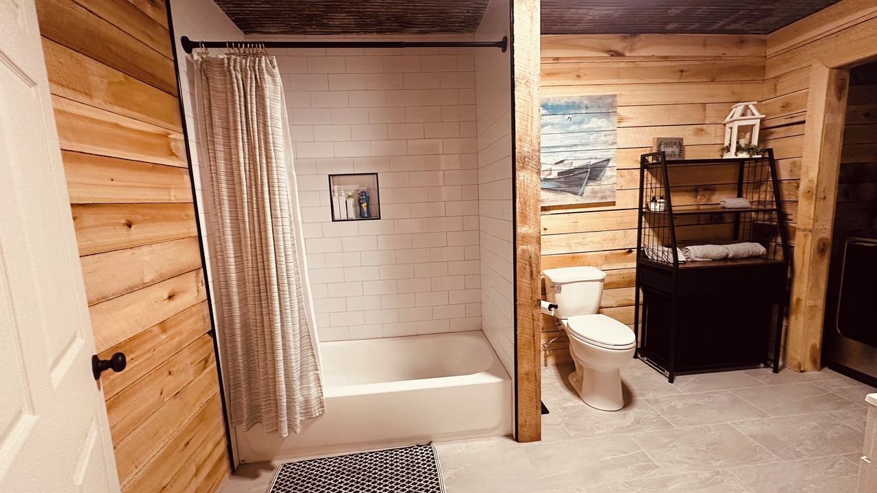 Photo of Bathroom in Counce