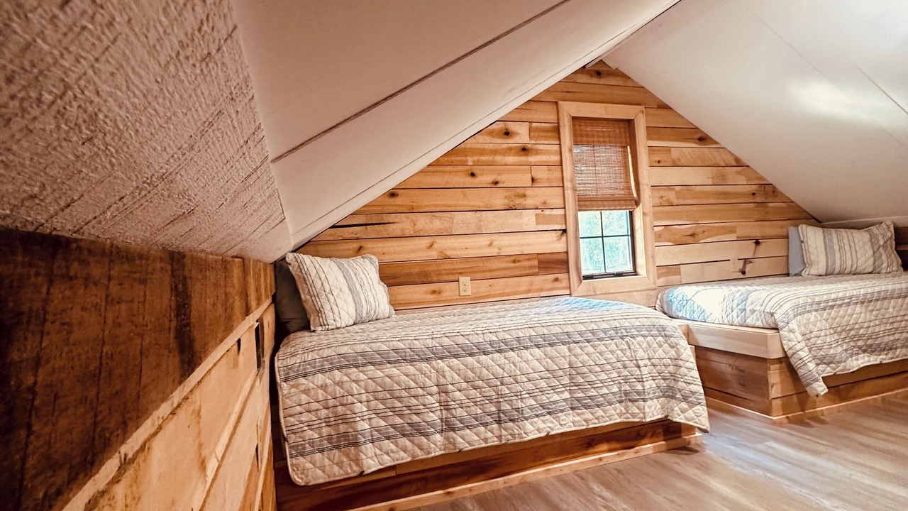 Photo of Bedroom in Counce