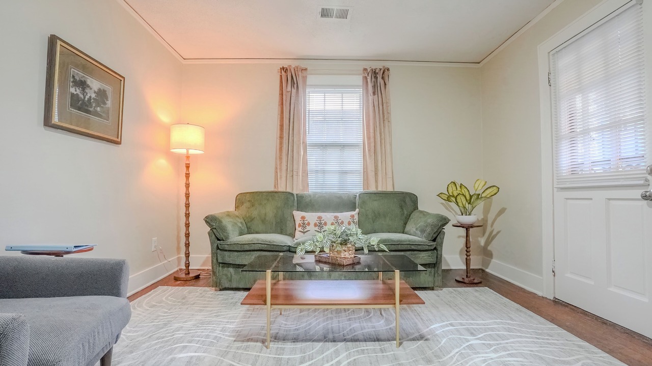 Photo of Livingroom in Crosstown