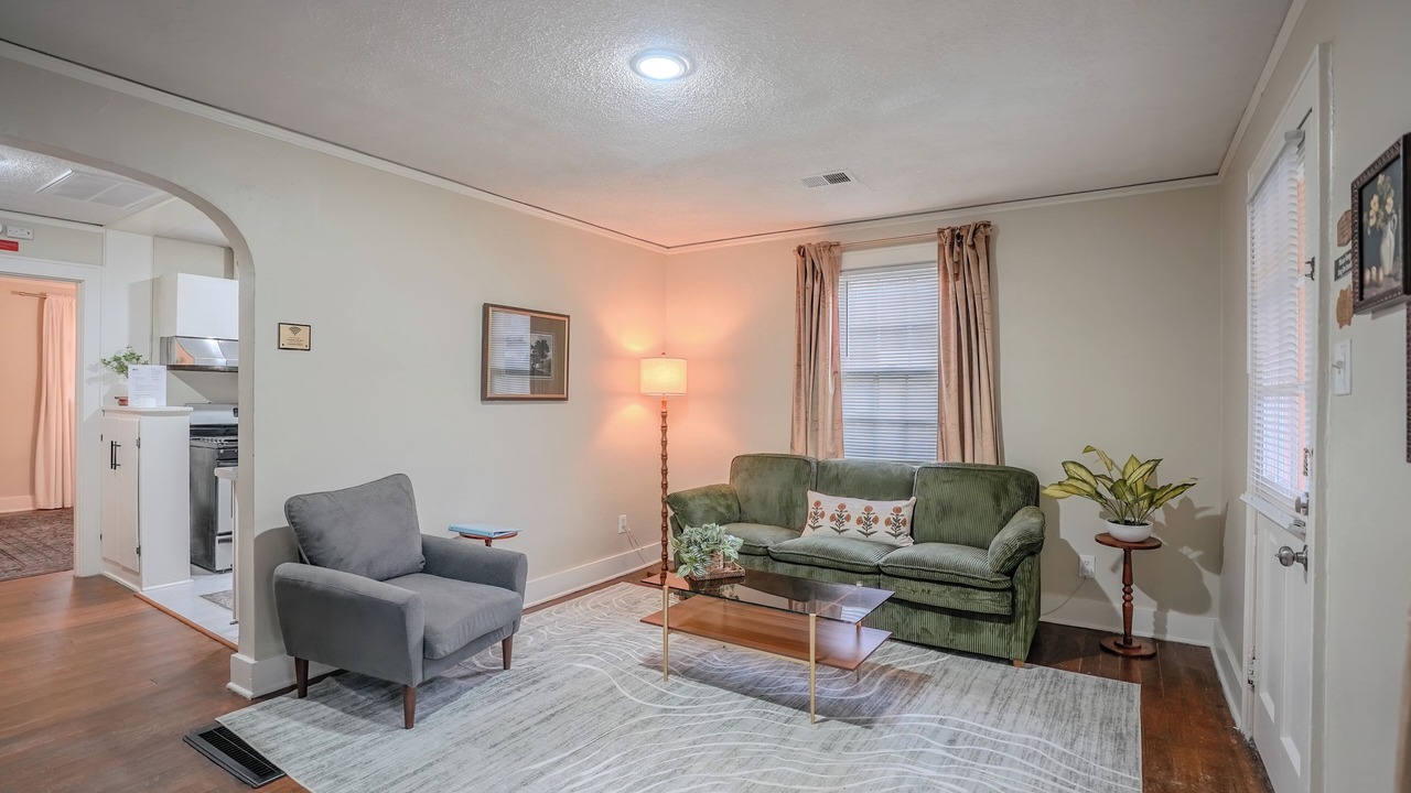 Photo of Livingroom in Crosstown