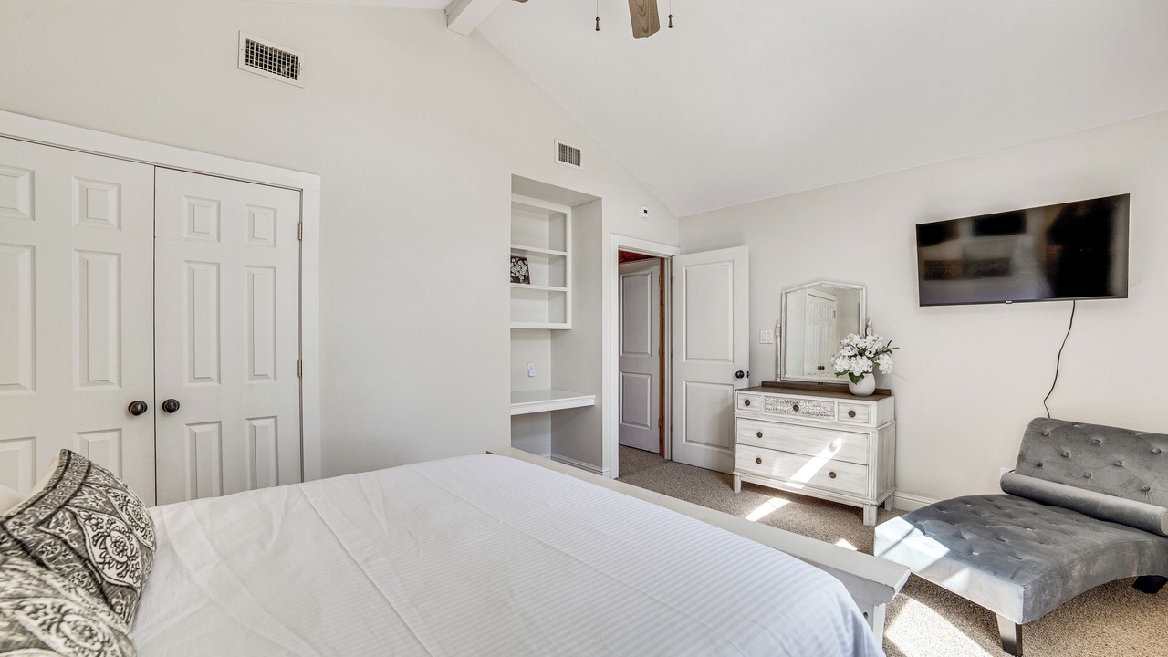 Photo of Bedroom in Emory