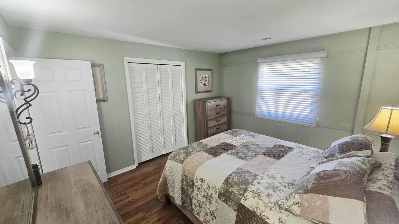 Photo of Bedroom in Oak Ridge