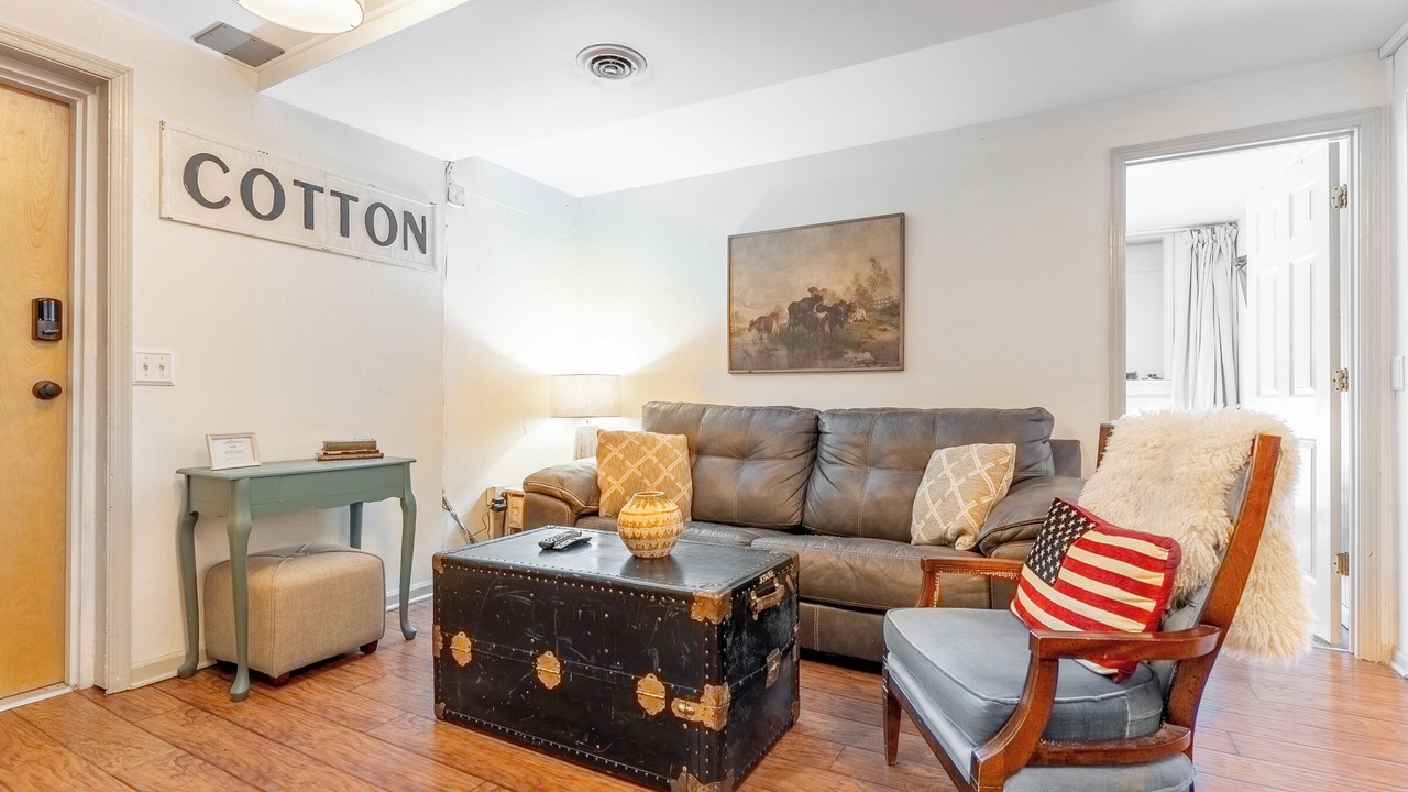 Photo of Livingroom in Livingston