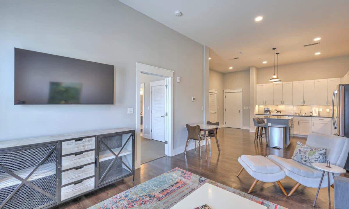 Photo of Livingroom in 12 South