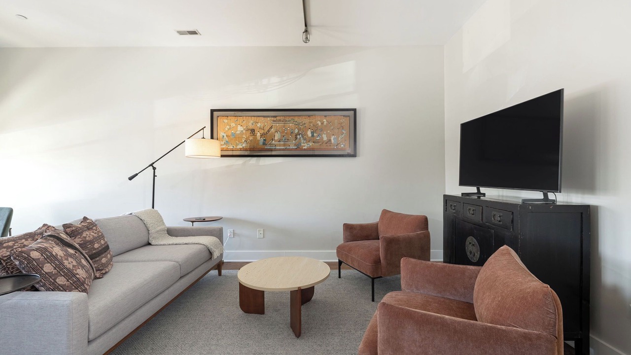 Photo of Livingroom in 12 South