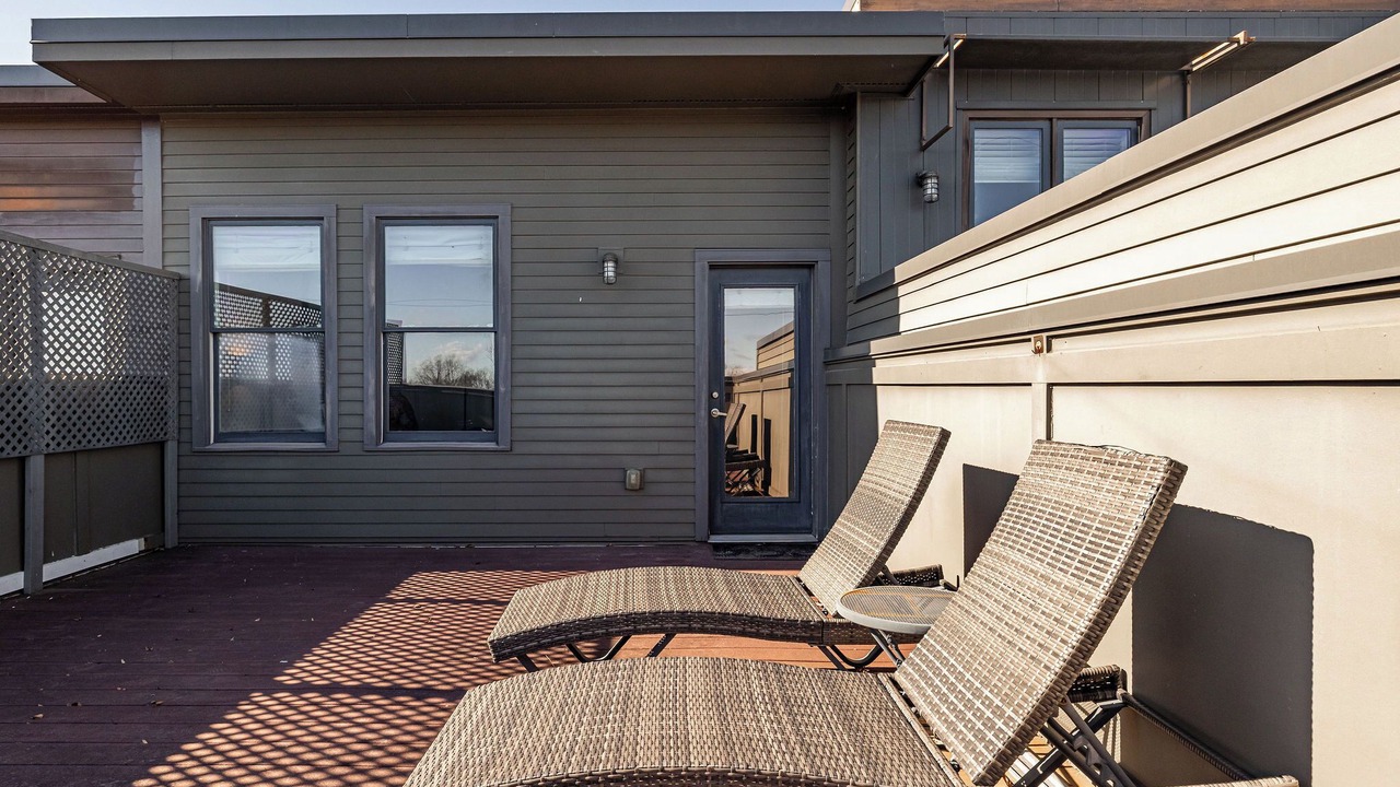 Photo of Patio Balcony in 12 South