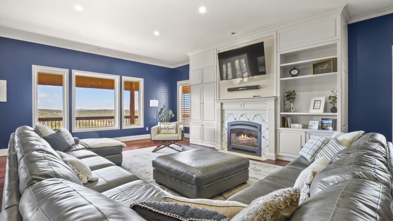 Photo of Livingroom in Divide