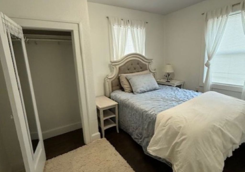Photo of Bedroom in Roeland Park