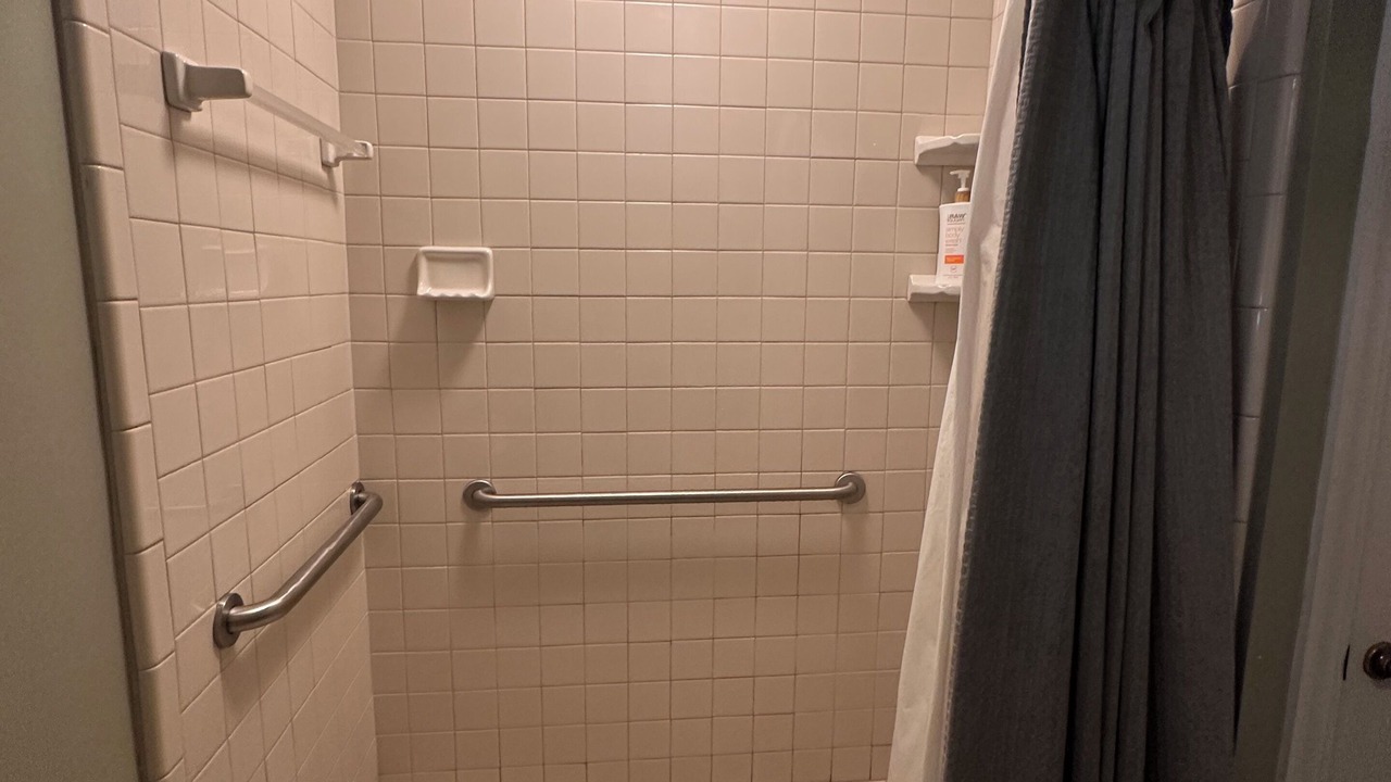 Photo of Bathroom in Bowling Green