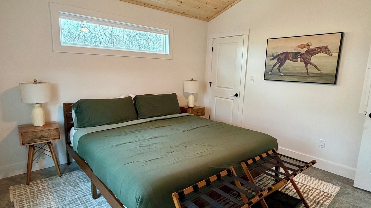 Photo of Bedroom in Cave City
