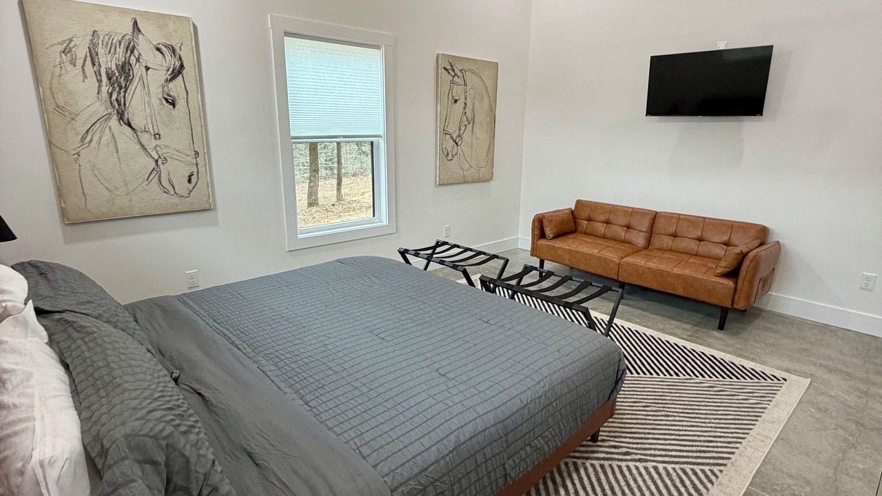 Photo of Bedroom in Cave City
