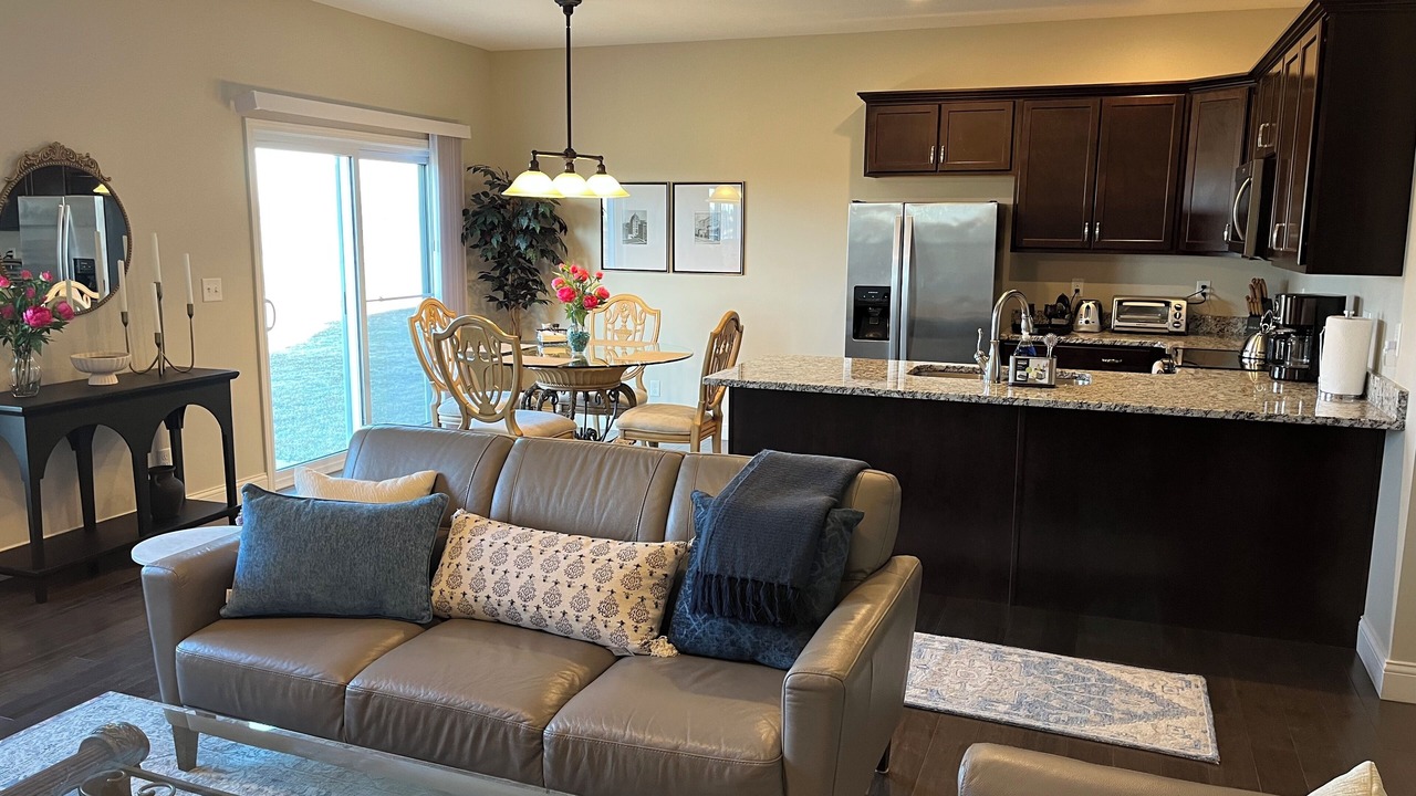 Photo of Livingroom in Champaign