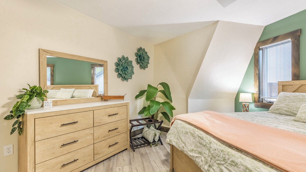 Photo of Bedroom in Holcombe