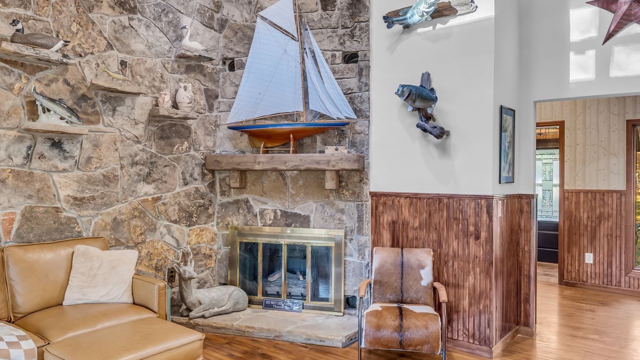 Photo of Livingroom in Coalmont