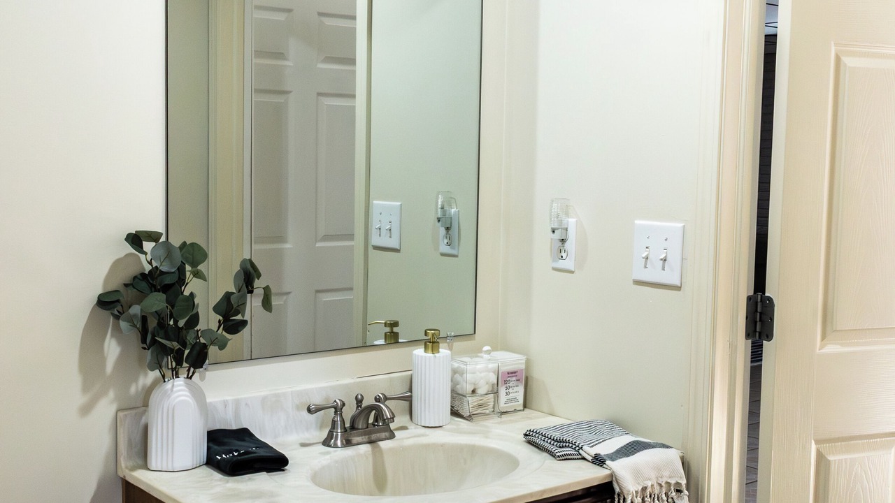 Photo of Bathroom in Huron