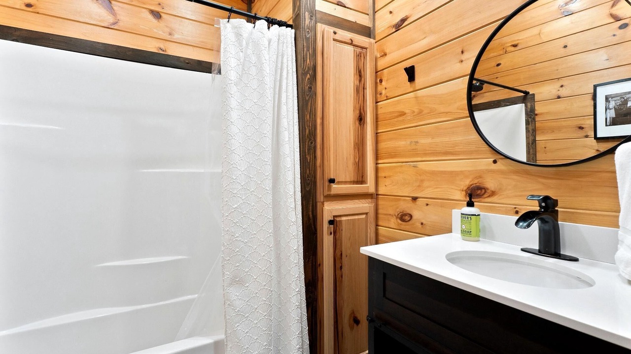 Photo of Bathroom in Smithville