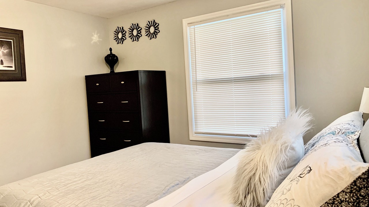 Photo of Bedroom in Ashley Oaks