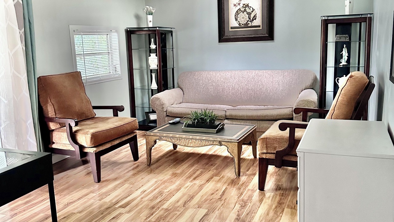 Photo of Livingroom in Ashley Oaks