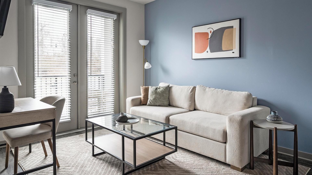 Photo of Livingroom in Hurwood Heights